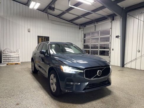 Used 2022 Volvo XC60 B5 Momentum image 15