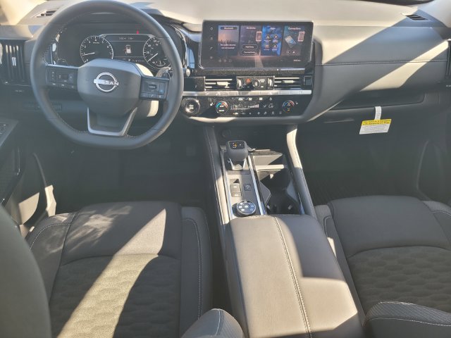 New 2026 Nissan Pathfinder SV w/ SV Premium Package AWD/4WD image 10