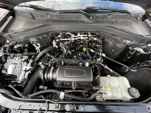Used 2022 Ford Explorer XLT w/ Equipment Group 202A image 27