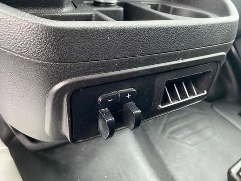 Used 2019 Ford Transit 150 XLT image 8