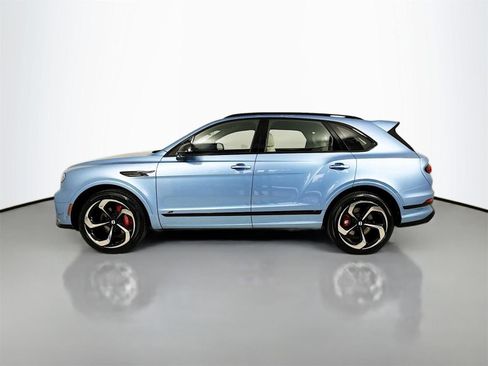 Certified 2025 Bentley Bentayga AWD/4WD image 4