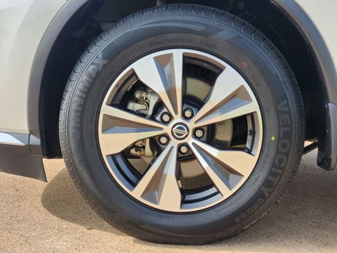 Used 2021 Nissan Murano S FWD image 14