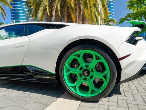 Used 2023 Lamborghini Huracan Tecnica RWD image 17