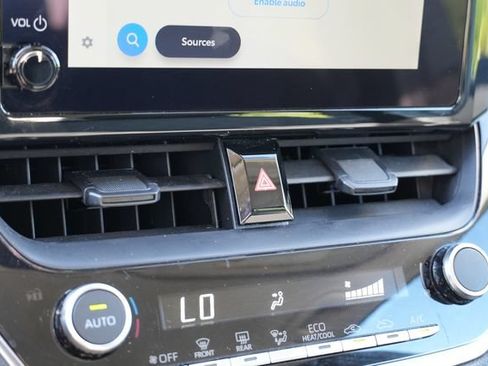 Used 2025 Toyota Corolla LE FWD image 34