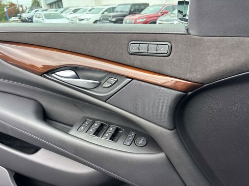 Used 2020 Cadillac Escalade Luxury image 21