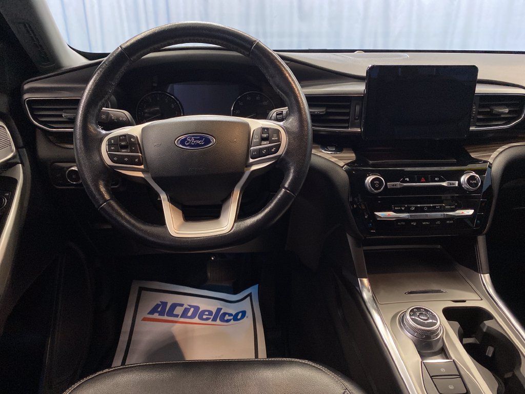 Used 2021 Ford Explorer Limited AWD/4WD image 31