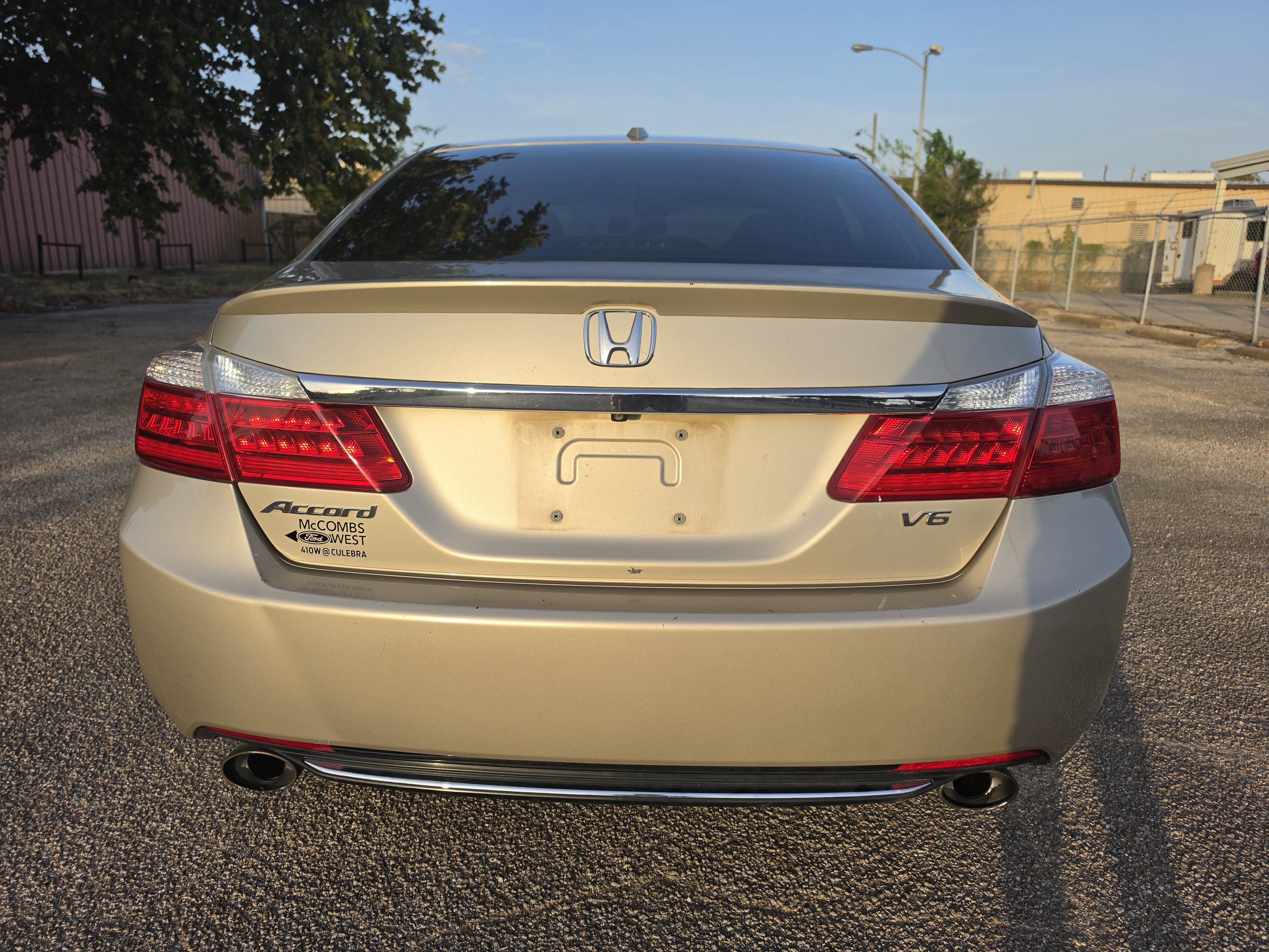 Used 2015 Honda Accord EX-L image 7