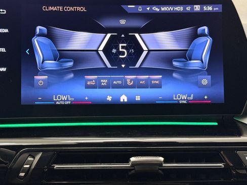 Used 2025 BMW X1 xDrive28i AWD/4WD image 33
