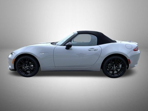 New 2026 MAZDA MX-5 Miata Club w/ Weather Package RWD image 9
