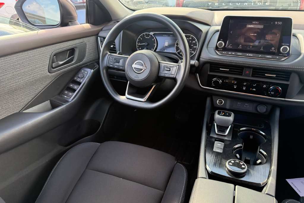 Used 2023 Nissan Rogue S AWD/4WD image 9