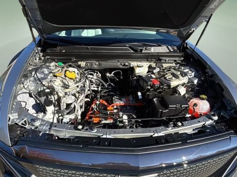 Used 2025 Cadillac Lyriq Sport image 33
