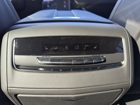 New 2025 Cadillac Escalade Sport Platinum w/ LPO, ONYX Package image 19