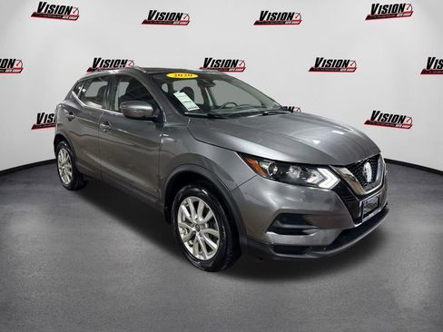 Used 2020 Nissan Rogue Sport SV image 3