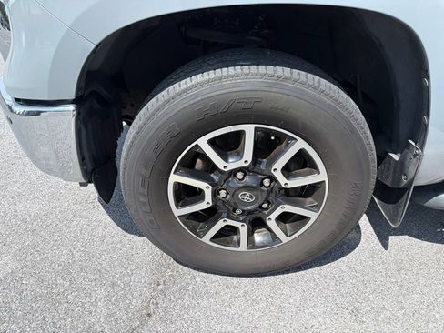 Used 2019 Toyota Tundra Limited w/ Limited Premium Package AWD/4WD image 4