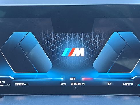 Used 2025 BMW X7 M60i w/ Executive Package image 24