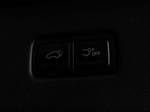 Used 2024 Kia Carnival EX FWD image 31