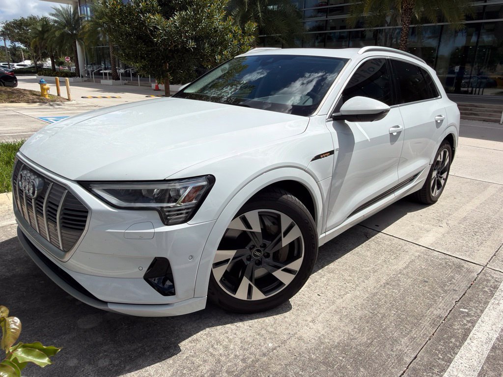 Used 2022 Audi e-tron Premium Plus AWD/4WD image 1