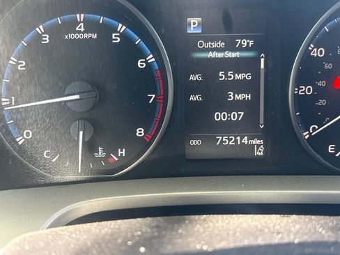Used 2018 Toyota RAV4 LE w/ Carpet Mat Package AWD/4WD image 19
