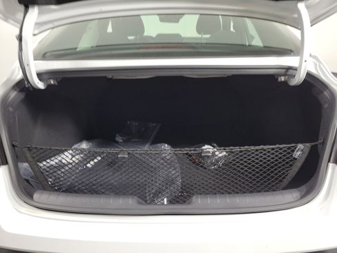 New 2025 Hyundai Elantra SEL image 36