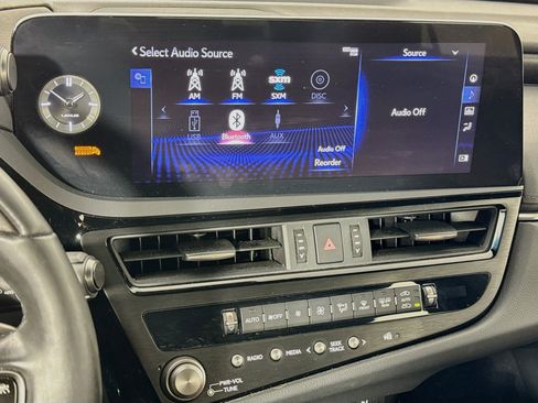Used 2022 Lexus ES 300h w/ Accessory Package FWD image 15