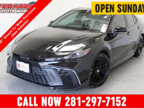 Used 2025 Toyota Camry SE w/ Convenience Package FWD image 1
