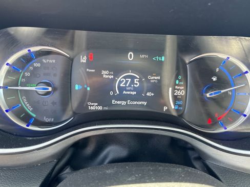 Used 2022 Chrysler Pacifica Limited w/ S Appearance Package FWD image 25