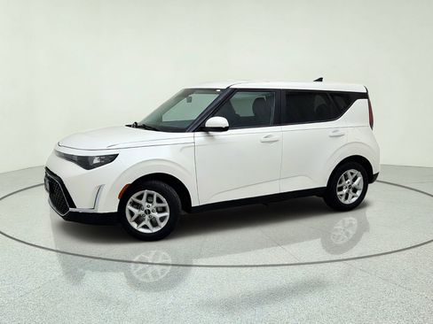 Used 2023 Kia Soul LX w/ Option Group 015 FWD image 15