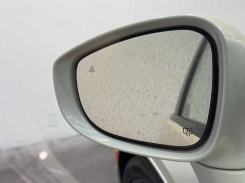 Used 2020 Chrysler Pacifica Touring w/ S Appearance Package FWD image 12