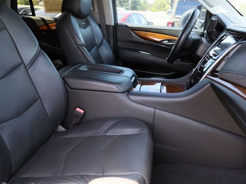 Used 2020 Cadillac Escalade Premium Luxury RWD image 35