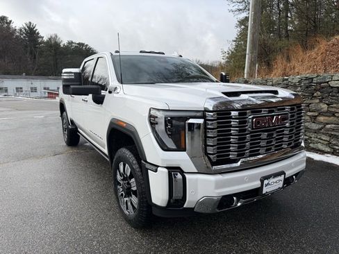 Used 2024 GMC Sierra 2500 Denali w/ Denali Reserve Package image 2