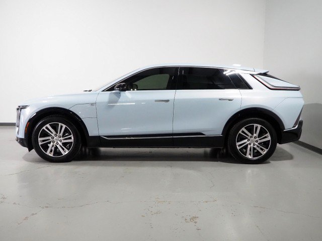 Used 2024 Cadillac Lyriq Tech AWD/4WD image 9