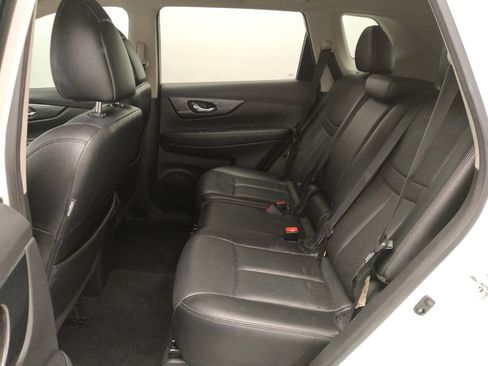 Used 2016 Nissan Rogue SL image 18