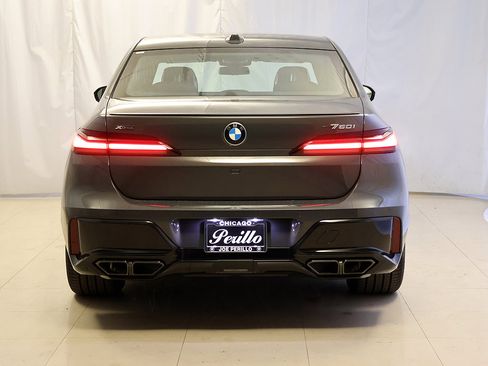 Used 2026 BMW 760i xDrive w/ Executive Package AWD/4WD image 7