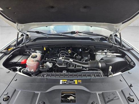 Used 2023 Jeep Grand Cherokee L Laredo image 18