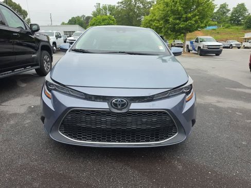 Used 2020 Toyota Corolla XLE FWD image 2