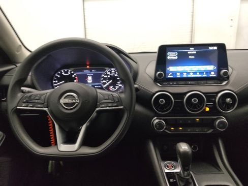 Used 2024 Nissan Sentra SV FWD image 22