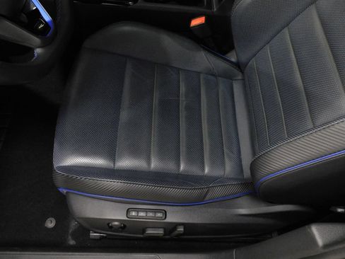 Used 2024 Volkswagen Golf R AWD/4WD image 31