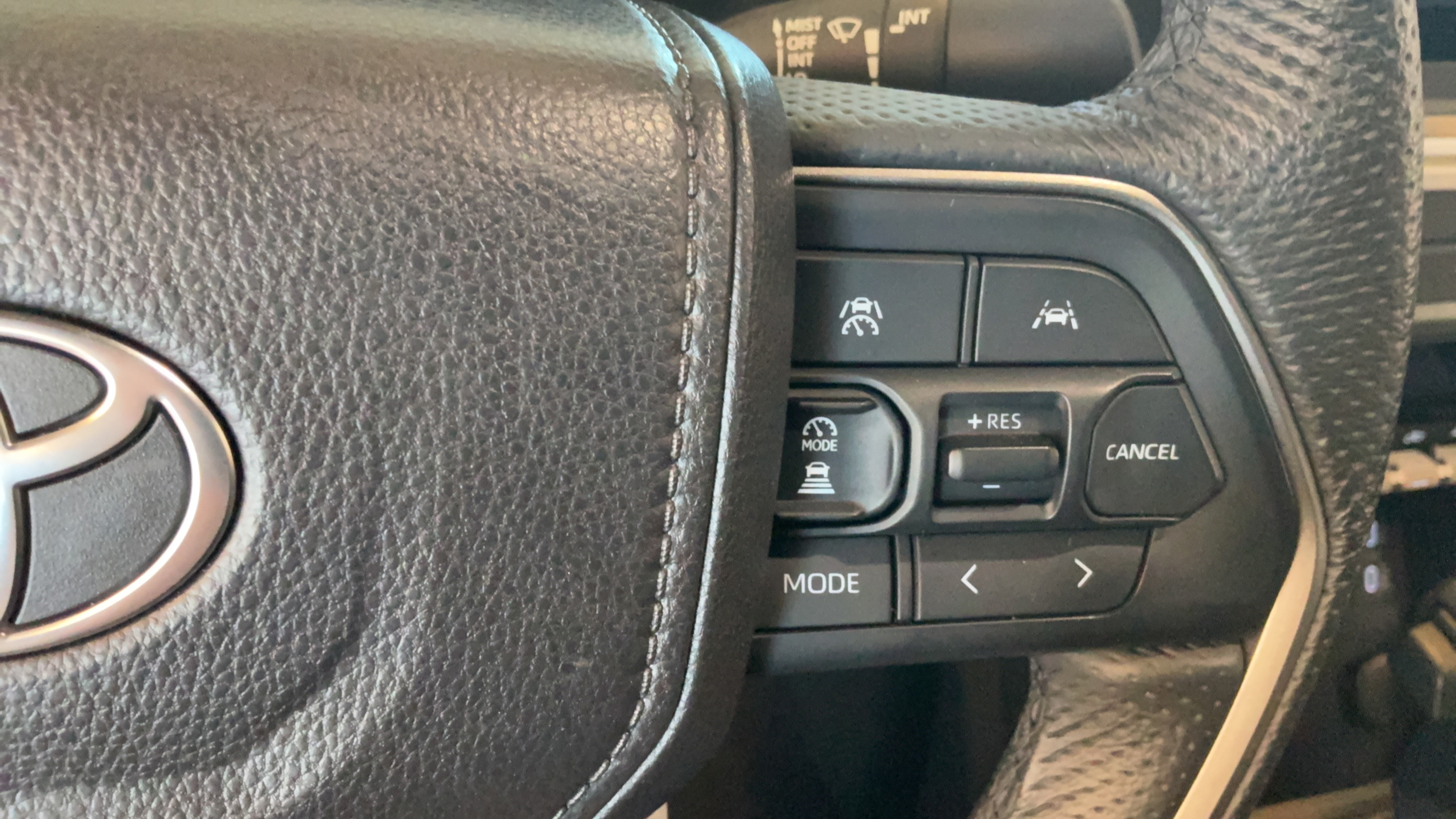 Certified 2025 Toyota Tacoma TRD Sport AWD/4WD image 17