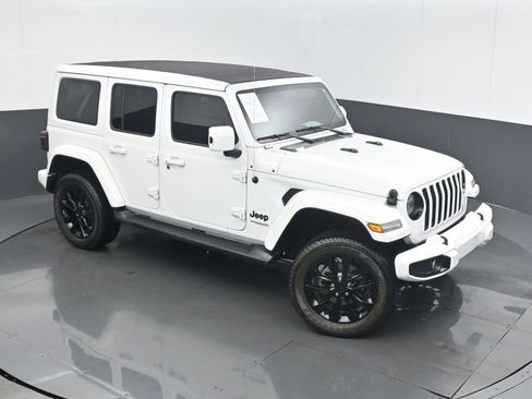 Used 2021 Jeep Wrangler Unlimited Sahara image 36