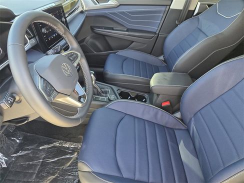 New 2026 Volkswagen Taos SEL image 11