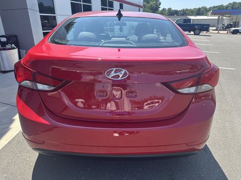 Used 2015 Hyundai Elantra SE FWD image 7