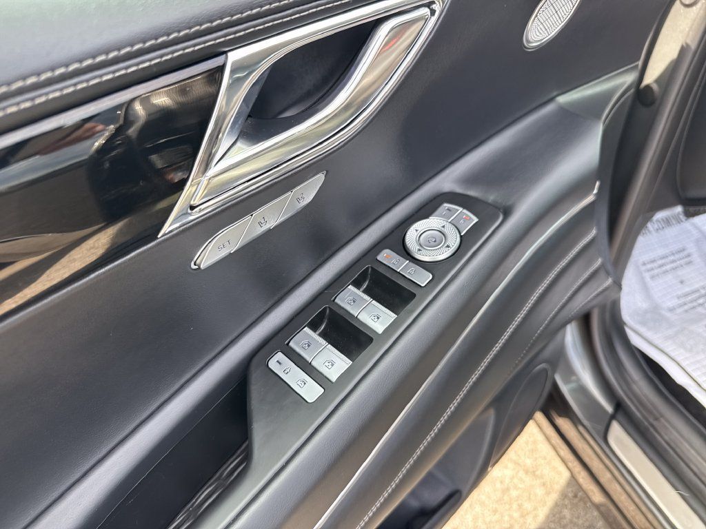 Used 2025 Genesis GV80 2.5T Standard AWD/4WD image 13