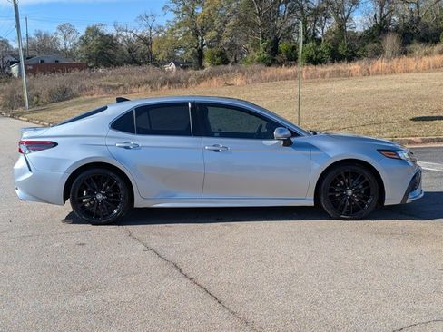 Used 2021 Toyota Camry XSE image 5