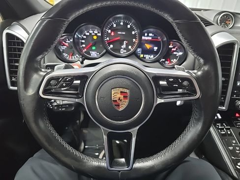 Used 2017 Porsche Cayenne Platinum Edition AWD/4WD image 21
