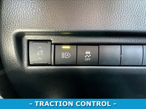 Used 2024 Toyota Venza LE AWD/4WD image 37