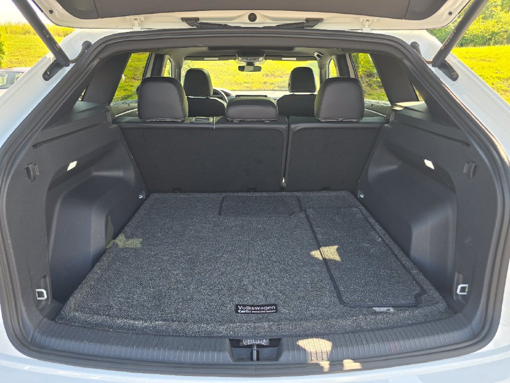 Used 2024 Volkswagen Atlas Cross Sport SE w/ Panoramic Sunroof Package AWD/4WD image 26