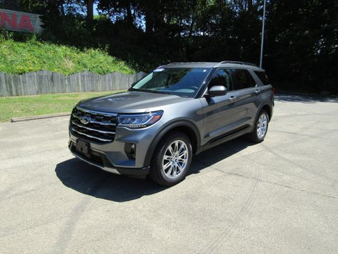 New 2026 Ford Explorer Active w/ Active Comfort Package AWD/4WD image 8