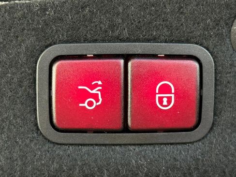 Used 2020 Mercedes-Benz C 300 C 300 4MATIC Sedan image 49