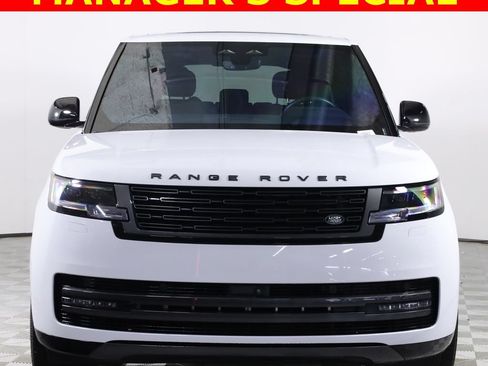 Used 2025 Land Rover Range Rover SE AWD/4WD image 2