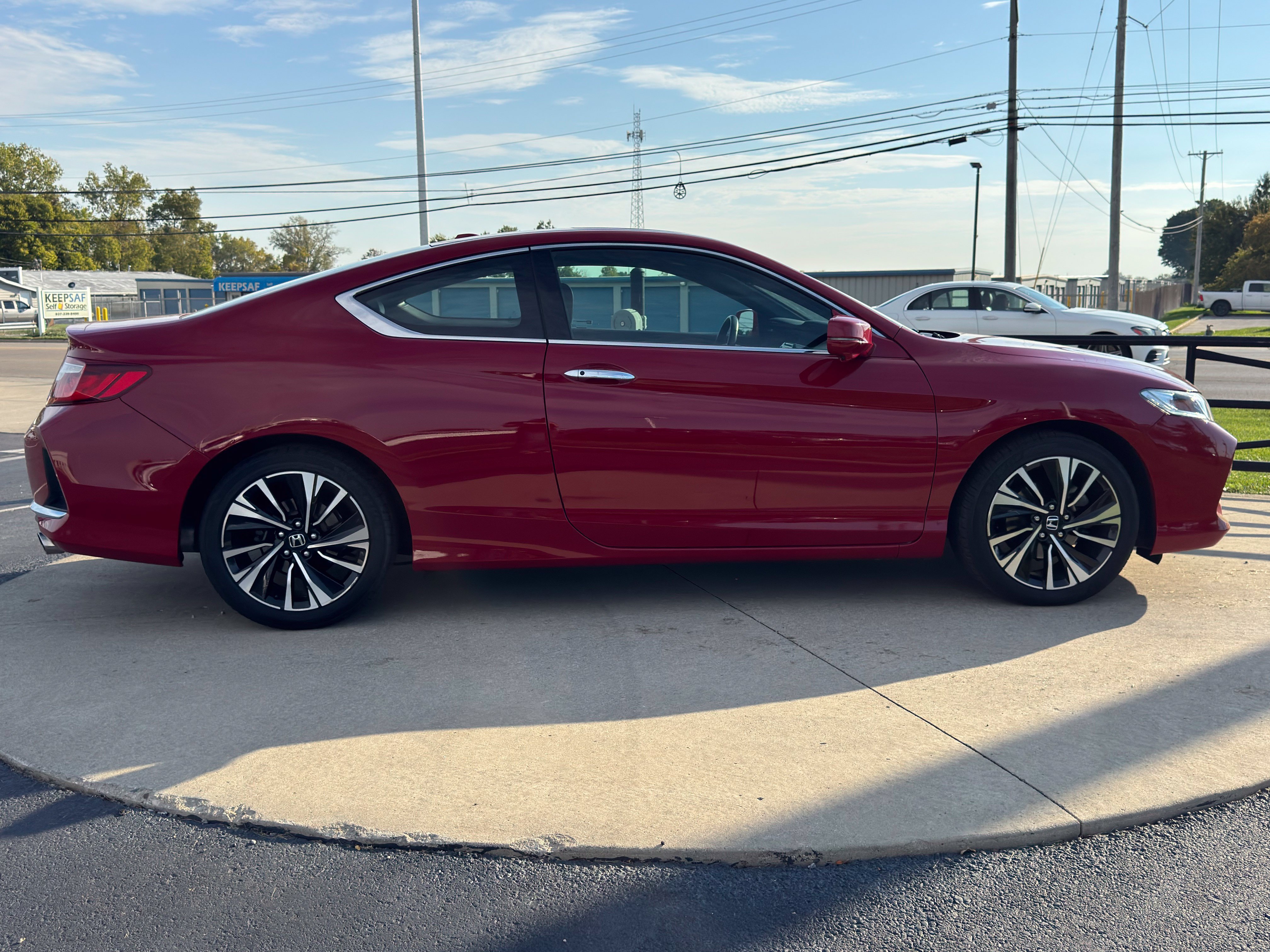 Used 2017 Honda Accord EX-L image 9